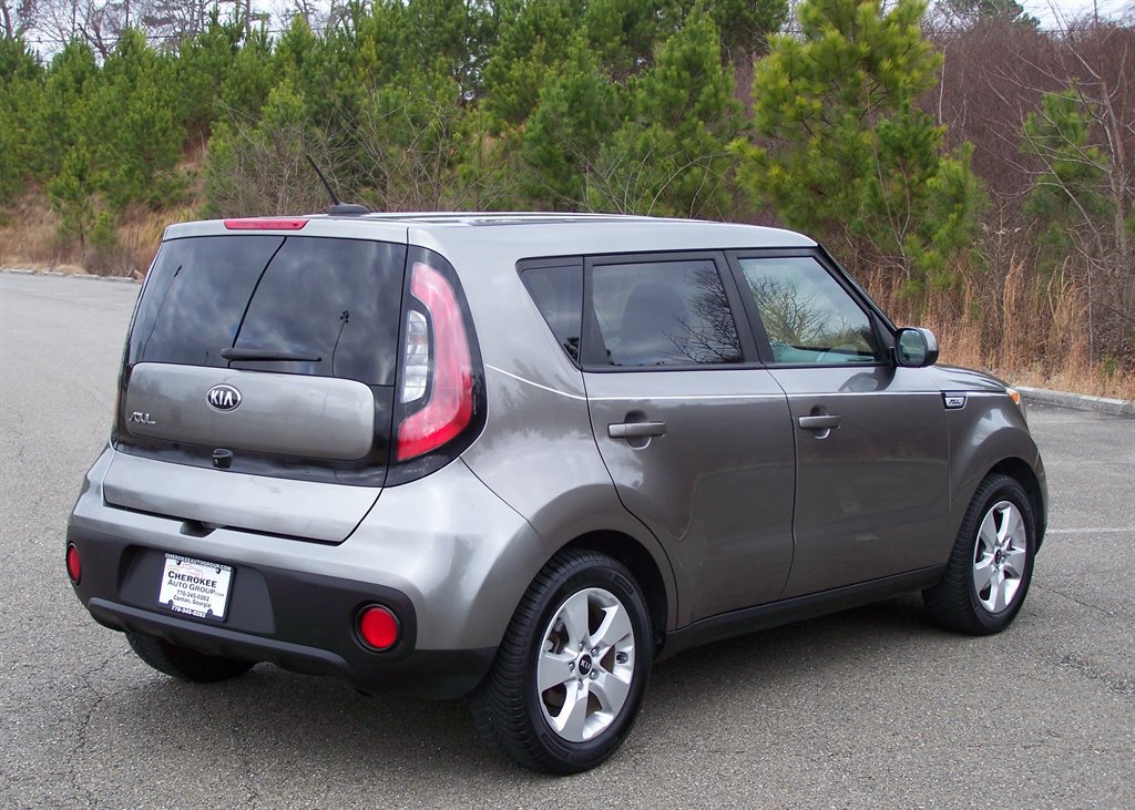 Used 2019 Kia Soul FWD image 4
