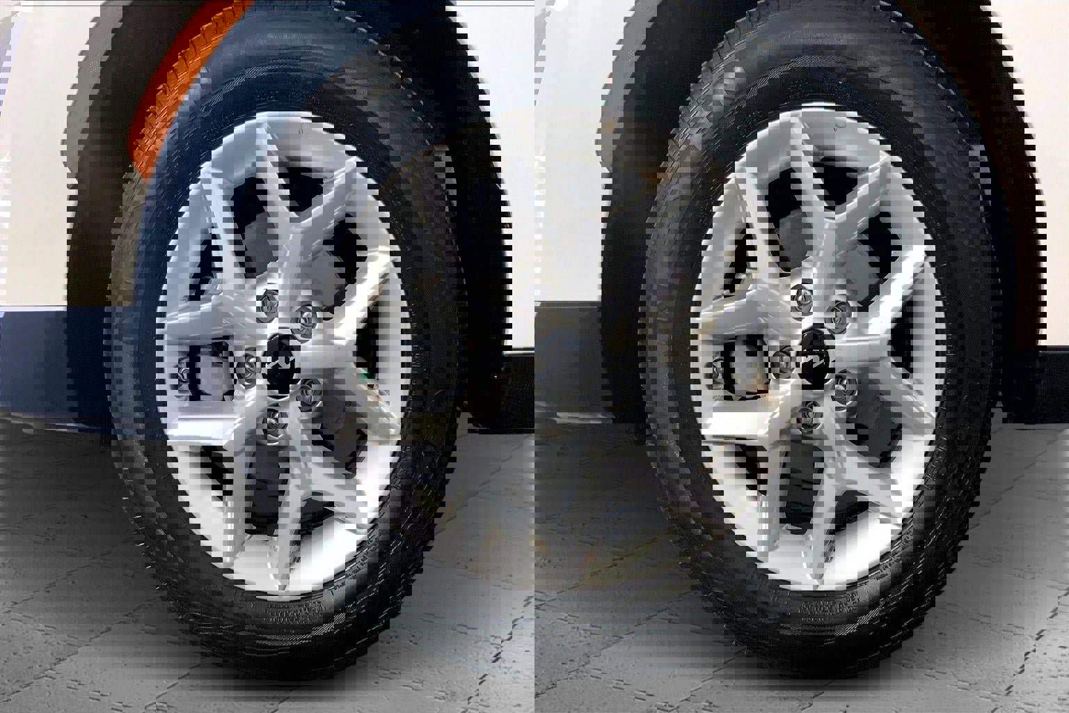 Certified 2025 Kia Soul LX image 9