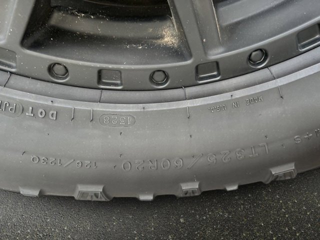 Used 2023 Land Rover Defender 110 X image 30