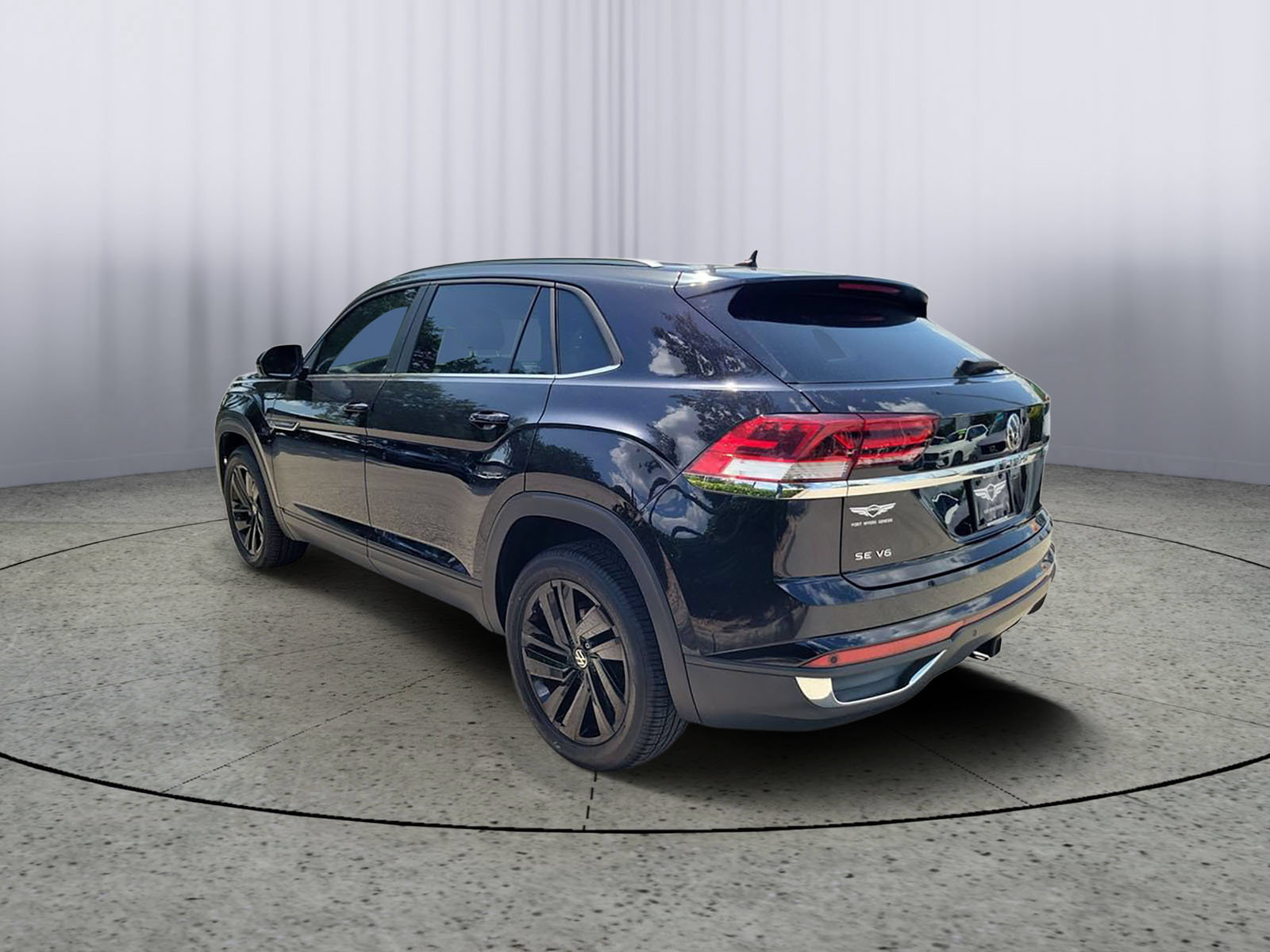 Used 2023 Volkswagen Atlas Cross Sport SE w/ Black Wheel Package FWD image 4