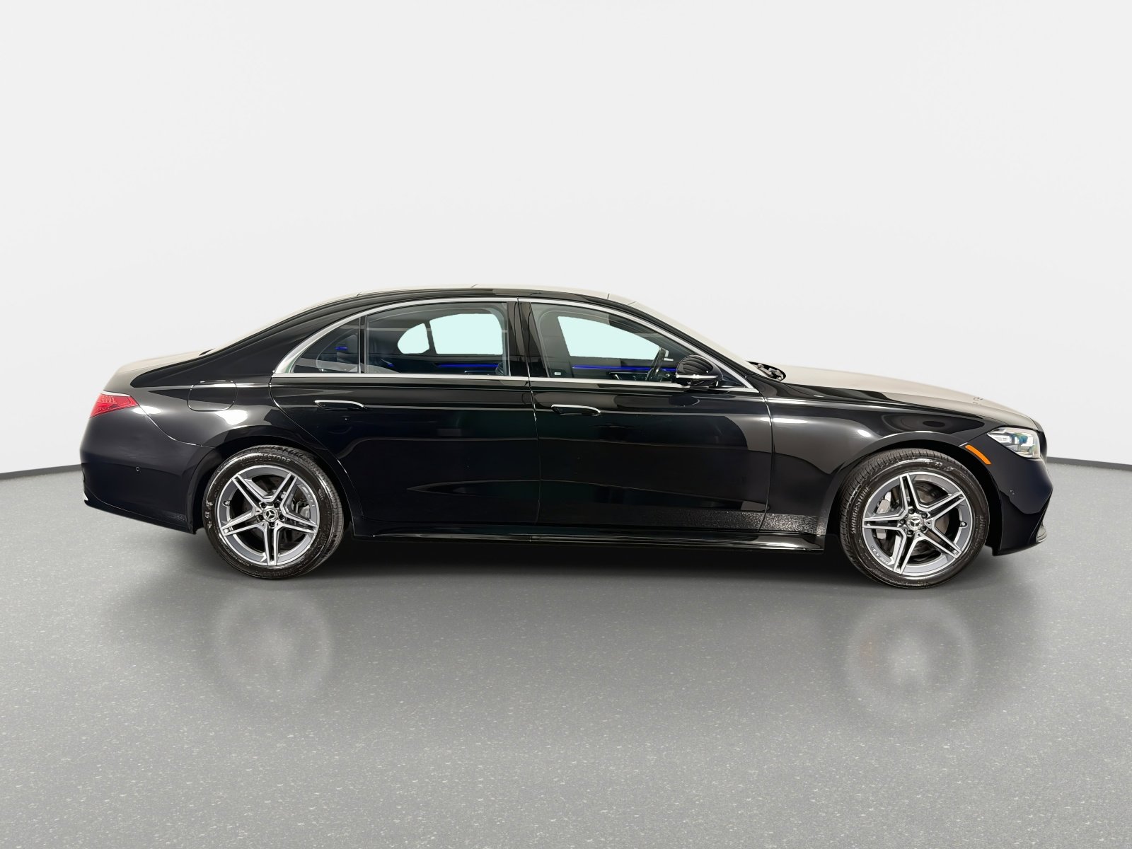 Used 2024 Mercedes-Benz S 580 4MATIC Sedan image 2