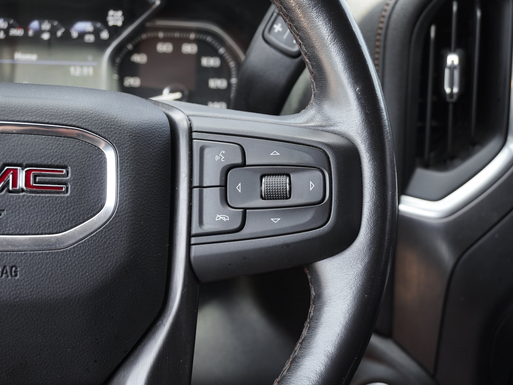 Used 2022 GMC Sierra 2500 AT4 w/ AT4 Premium Plus Package AWD/4WD image 18