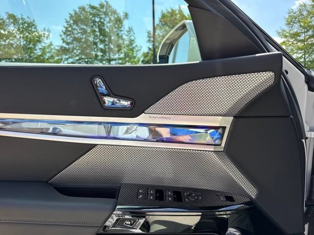 Certified 2025 BMW 740i xDrive AWD/4WD image 21