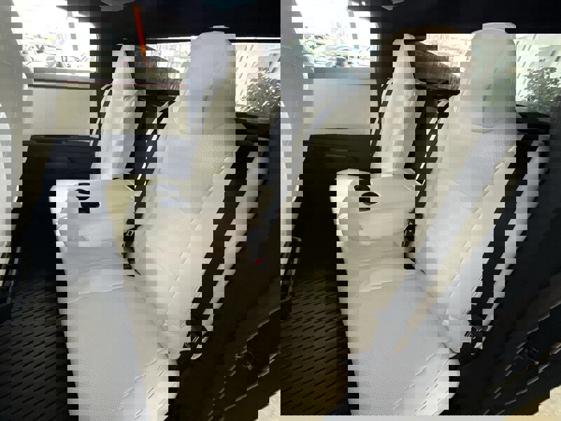 Used 2024 Tesla Cybertruck AWD Crew Cab image 29