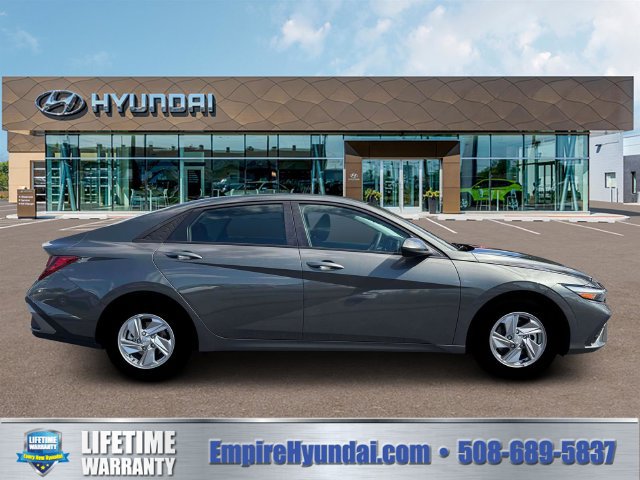 New 2026 Hyundai Elantra SE FWD image 9