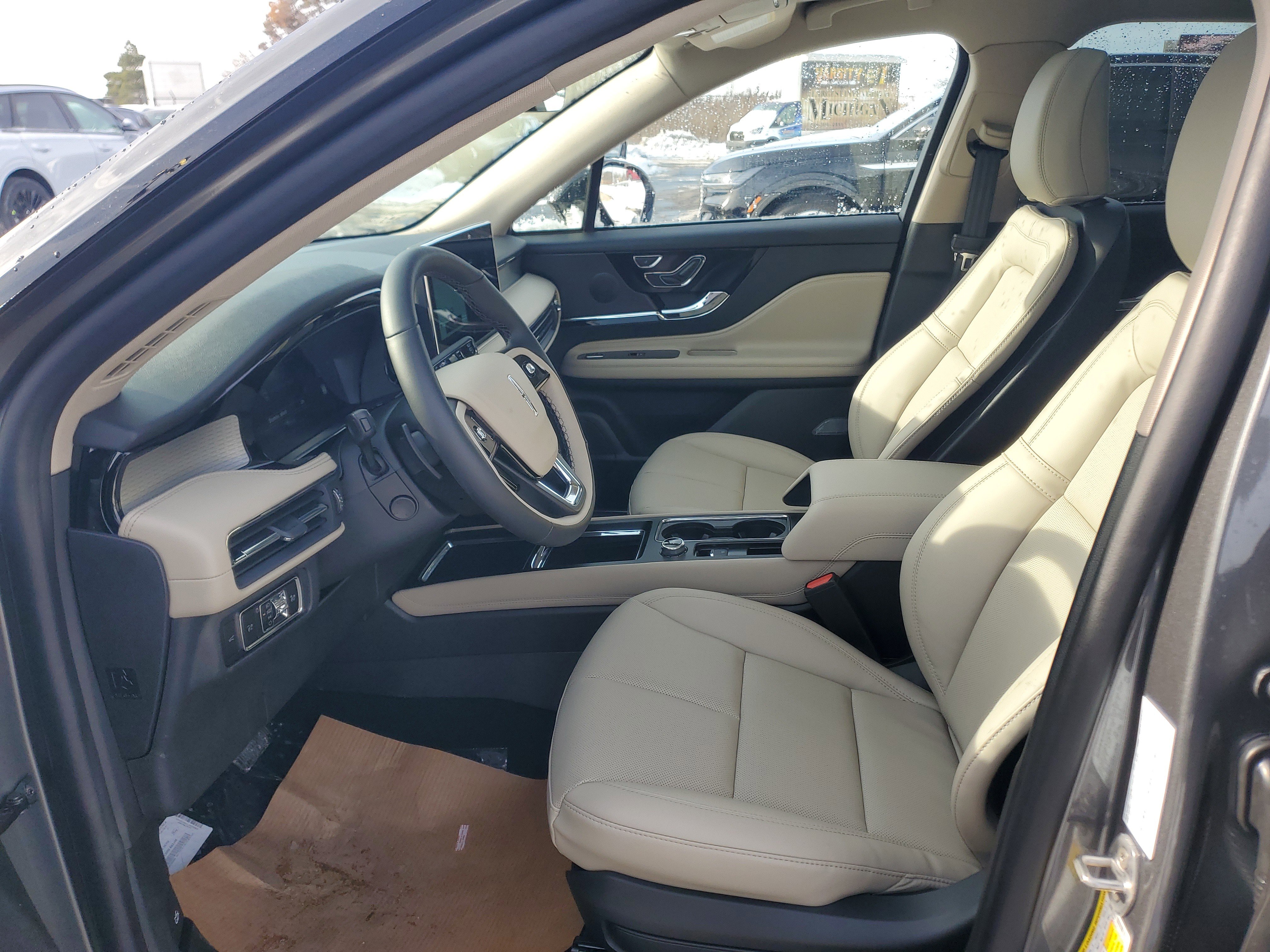 New 2026 Lincoln Corsair Premiere image 12