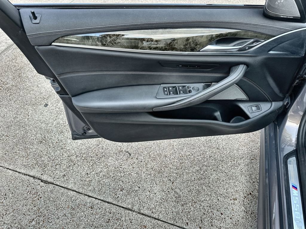 Used 2023 BMW M550i xDrive w/ Executive Package image 21