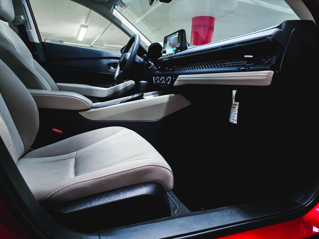 Used 2024 Honda Accord EX image 32