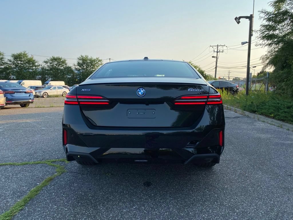 New 2027 BMW 550e xDrive w/ Premium Package AWD/4WD image 3