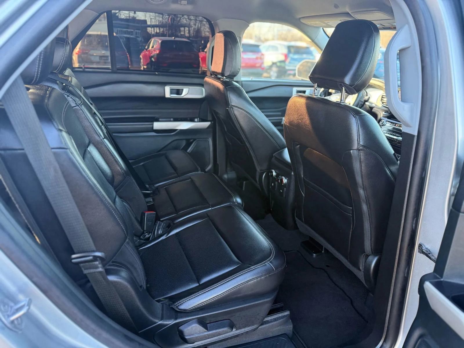 Used 2023 Ford Explorer Limited image 17