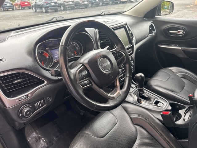 Used 2019 Jeep Cherokee Limited image 22