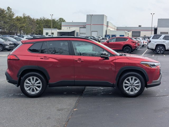 Used 2025 Toyota Corolla Cross LE image 8