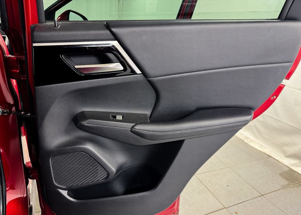 Used 2022 Mitsubishi Outlander 4WD SE image 17