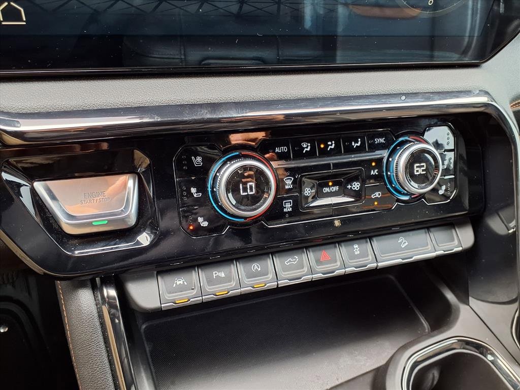 Used 2024 GMC Sierra 1500 AT4 w/ Technology Package image 12