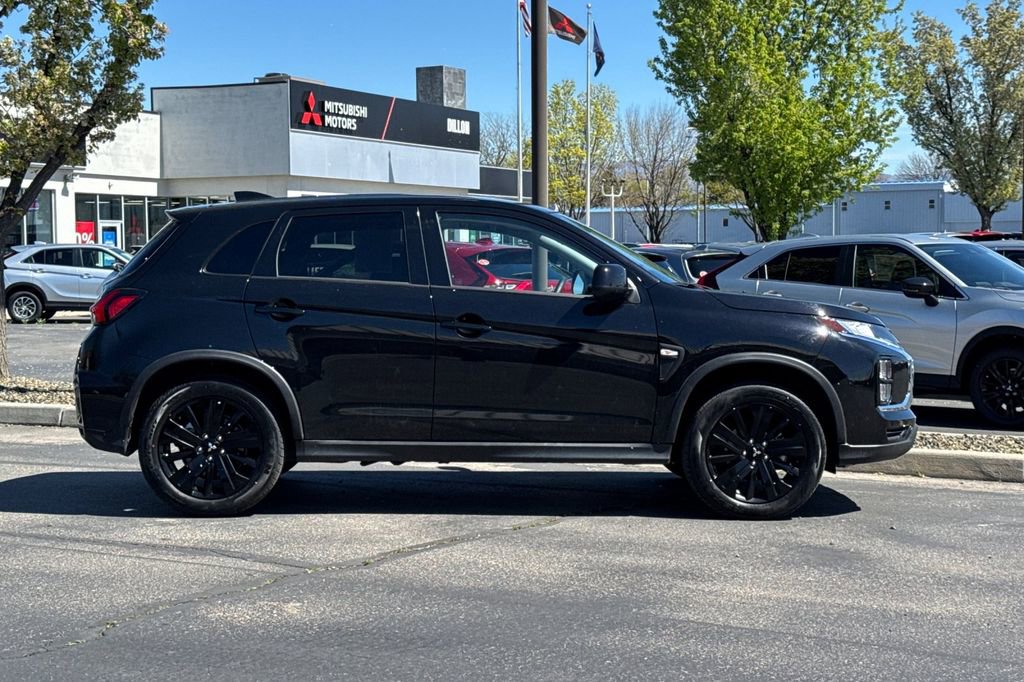 Used 2025 Mitsubishi Outlander Sport LE AWD/4WD image 3
