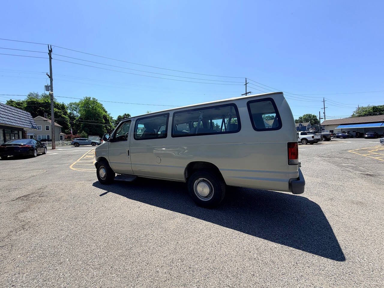 Used 2006 Ford E-350 and Econoline 350 XL RWD image 22