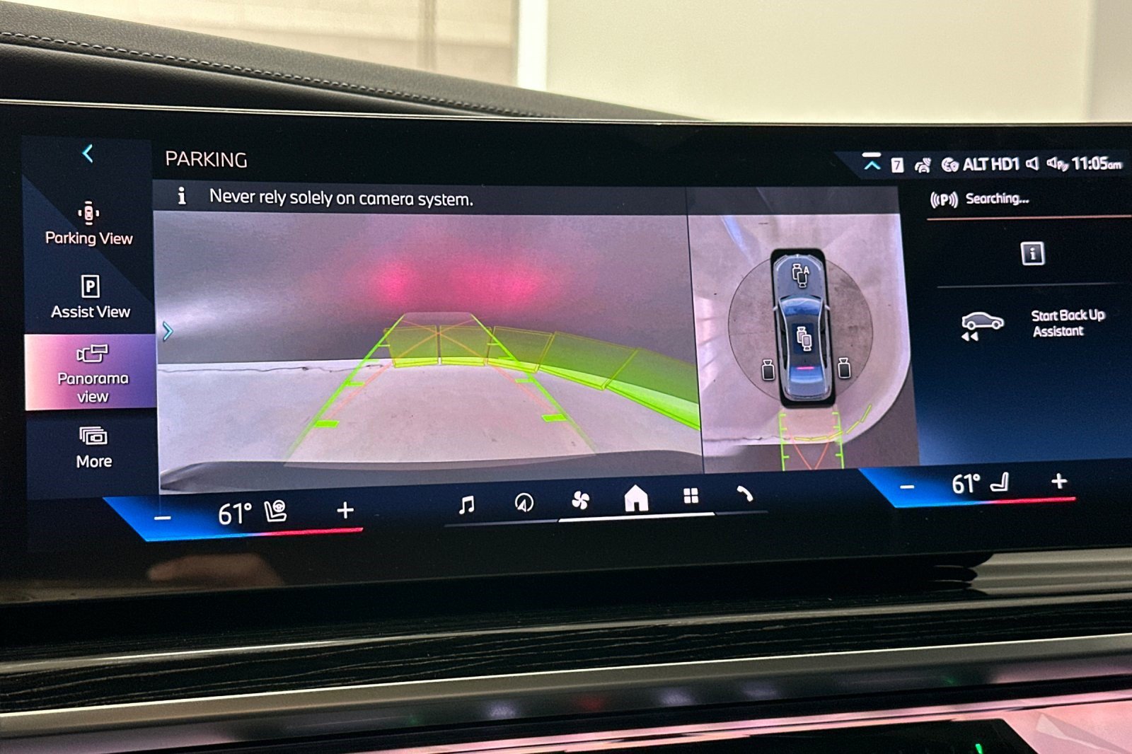 New 2026 BMW 750e xDrive w/ Premium Package AWD/4WD image 18