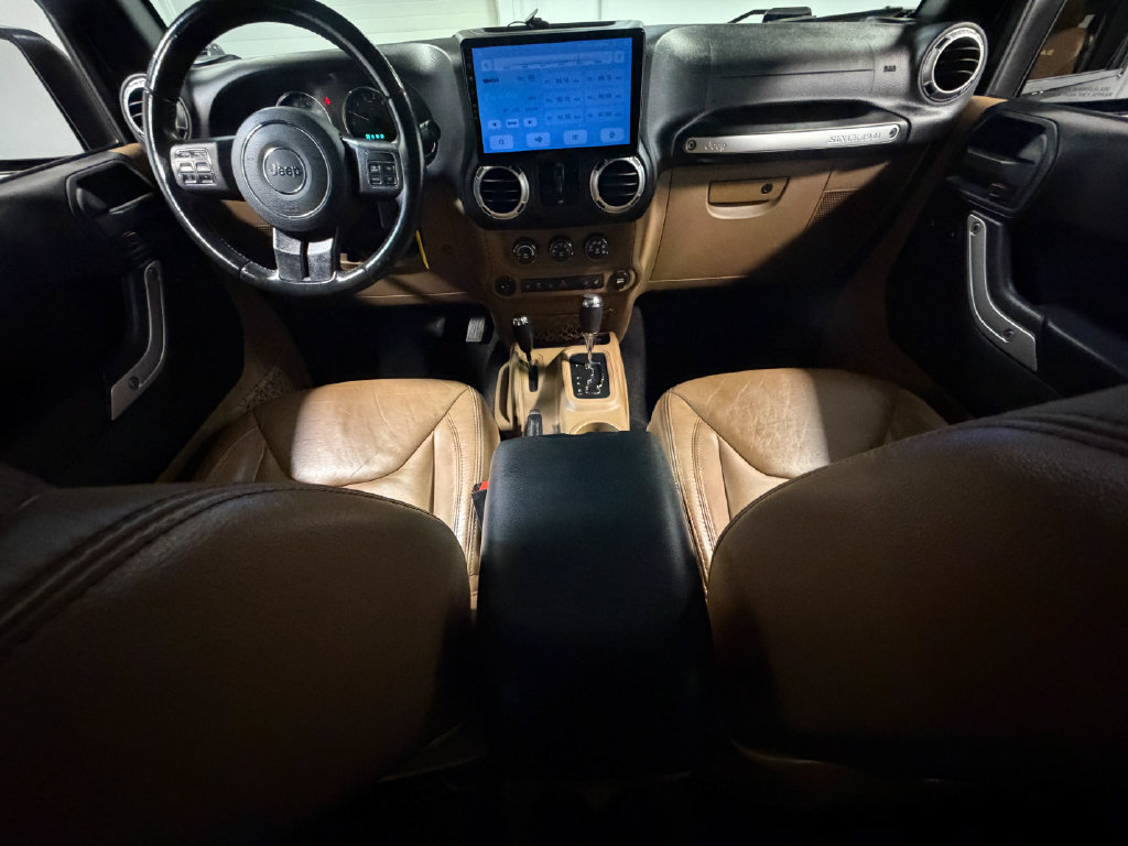 Used 2015 Jeep Wrangler Unlimited Sahara w/ Connectivity Group AWD/4WD image 71