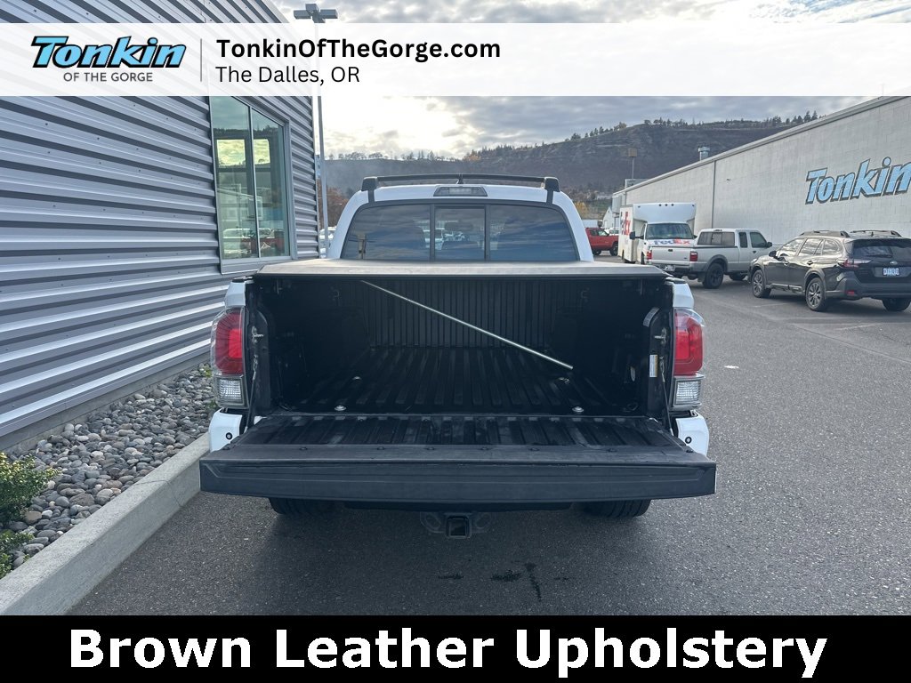 Used 2016 Toyota Tacoma Limited image 4