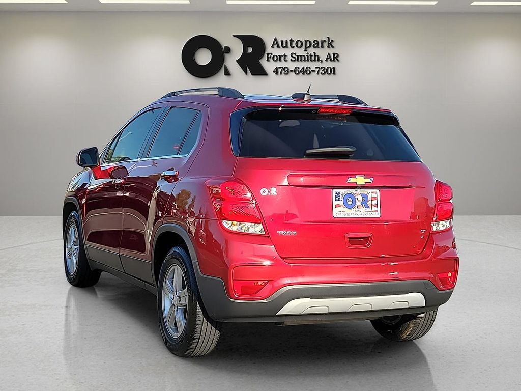 Used 2019 Chevrolet Trax LT w/ LT Convenience Package FWD image 4