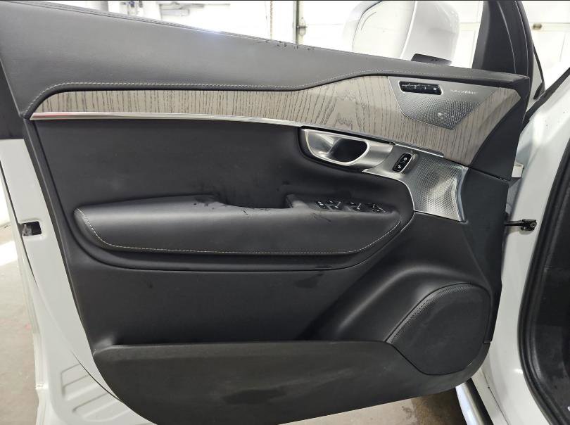 Certified 2024 Volvo XC90 T8 Ultimate w/ Lounge Package image 10