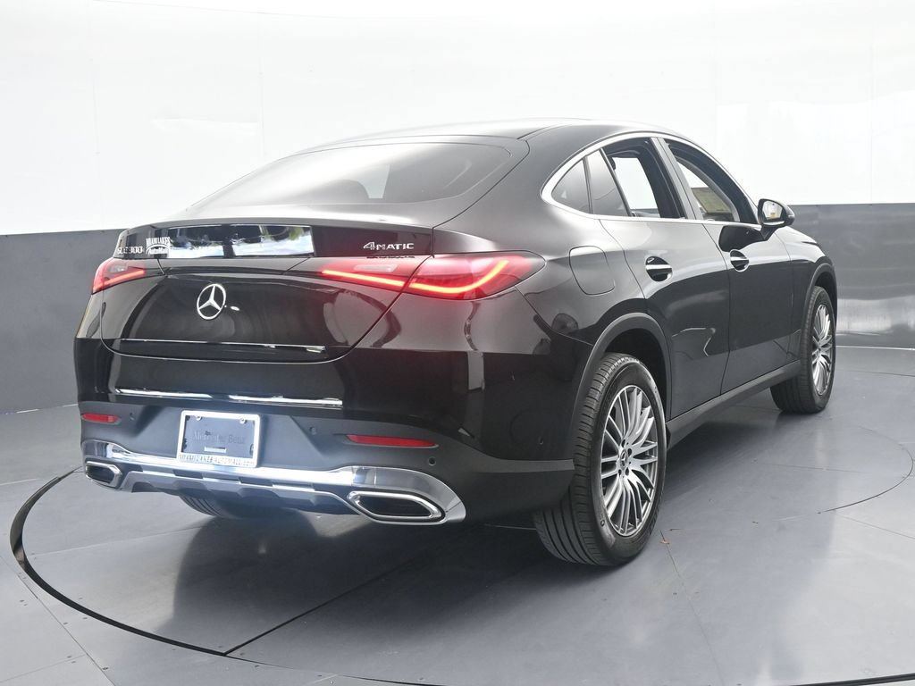 Used 2025 Mercedes-Benz GLC 300 4MATIC image 5