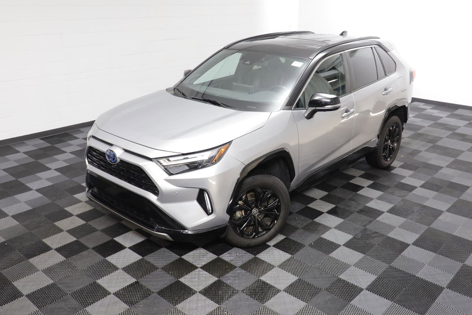 Used 2022 Toyota RAV4 XSE image 2