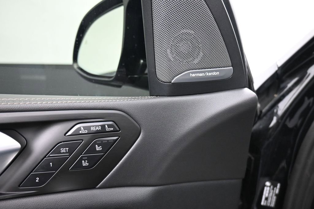 Used 2025 BMW X7 M60i AWD/4WD image 10
