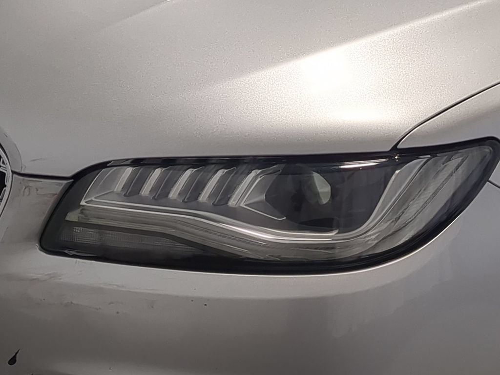 Used 2017 Lincoln MKZ Reserve FWD image 14