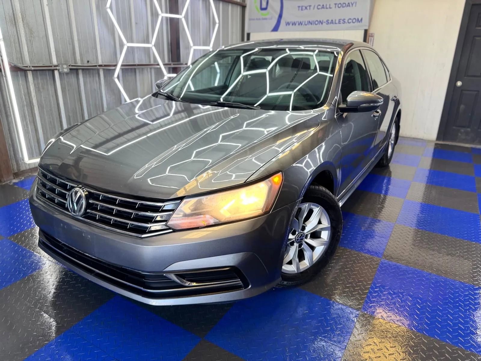 Used 2016 Volkswagen Passat 1.8T S image 6