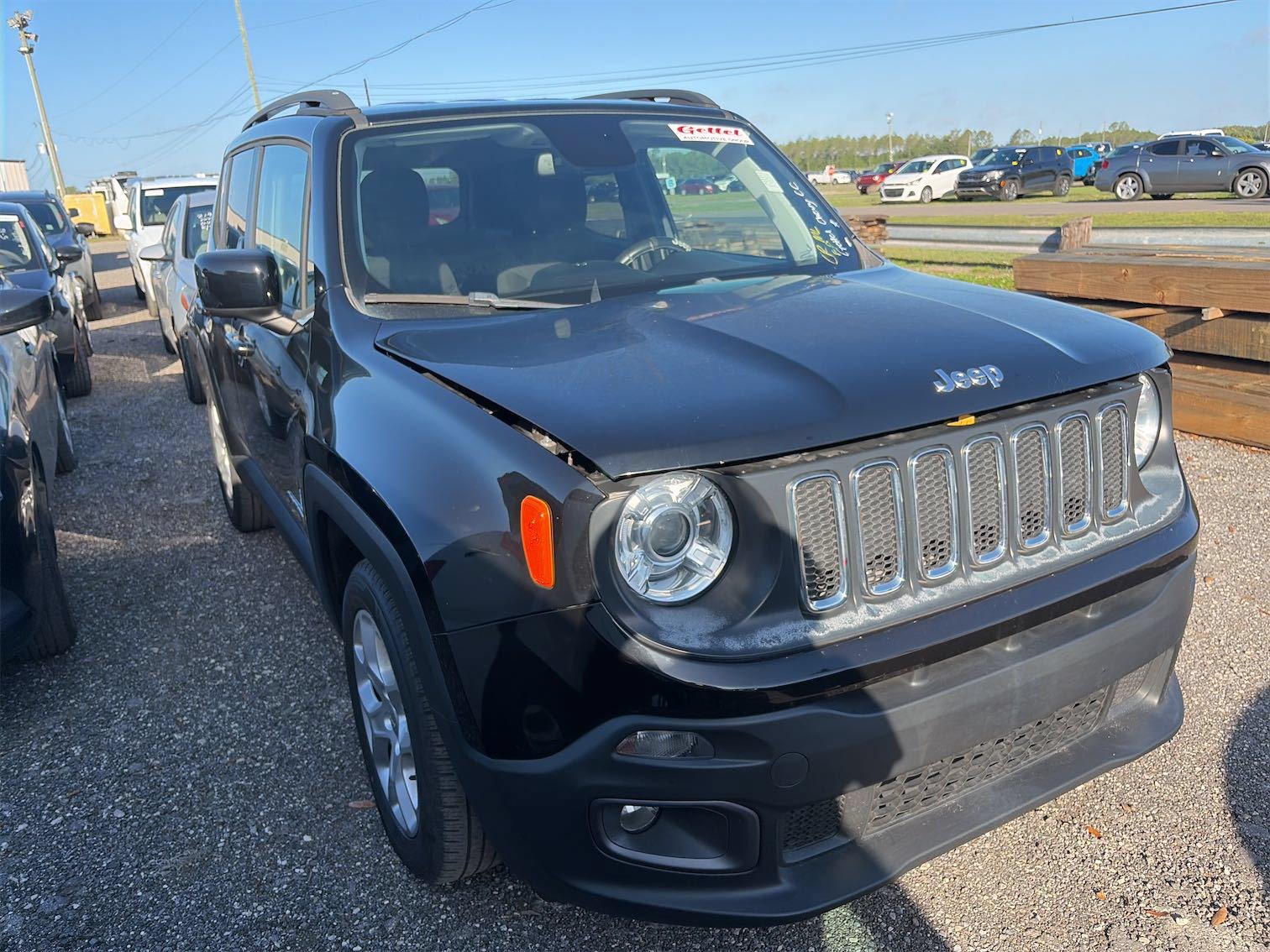 Used 2018 Jeep Renegade Latitude w/ Safety & Security Group FWD image 6