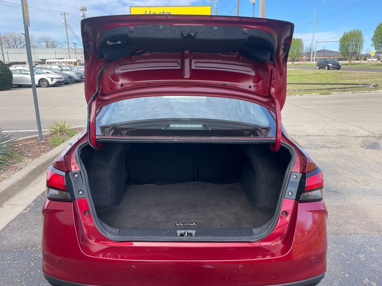 Used 2025 Nissan Versa SV image 29