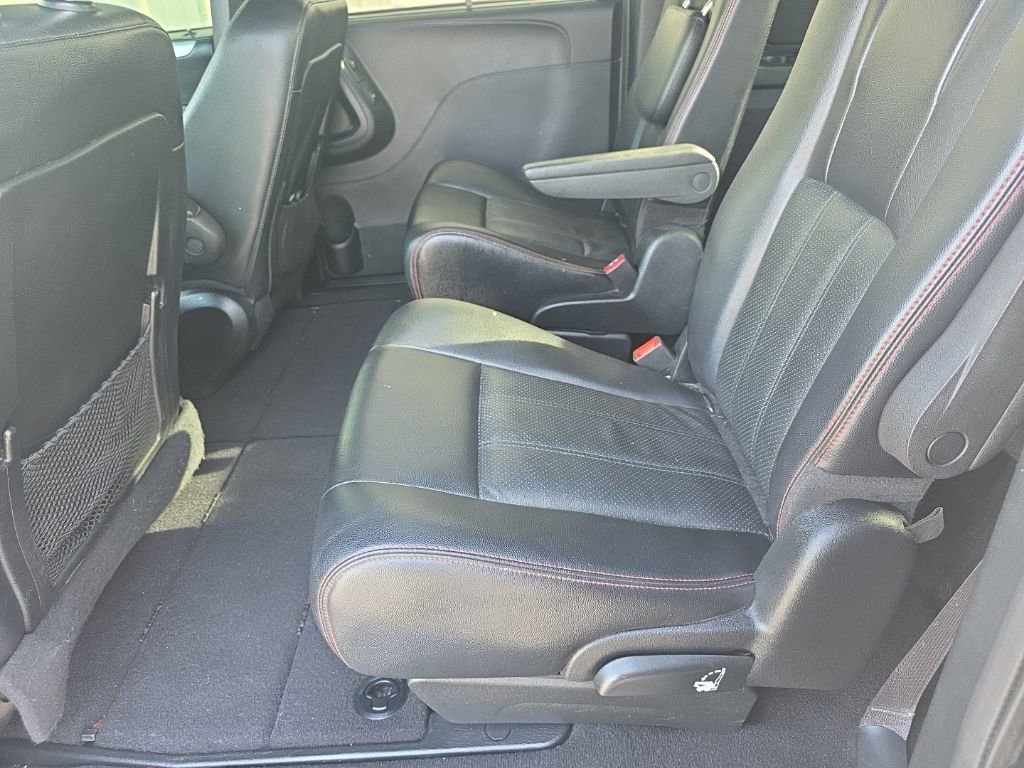 Used 2017 Dodge Grand Caravan GT image 18