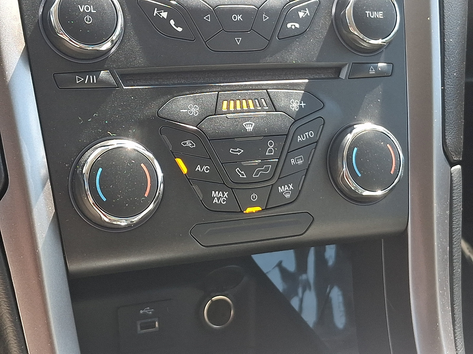 Used 2017 Ford Fusion S FWD image 16