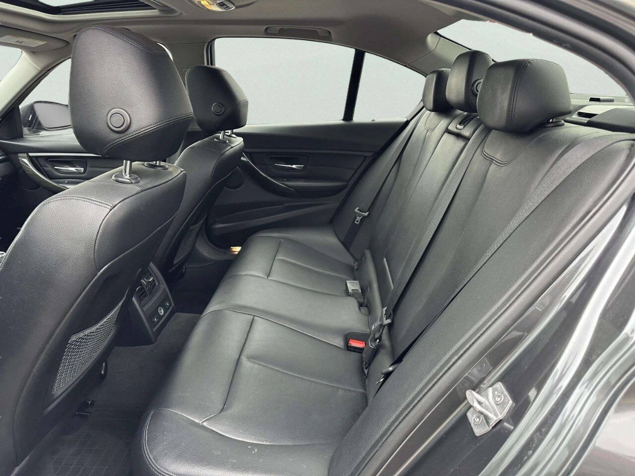 Used 2015 BMW 328i xDrive Sedan AWD/4WD image 17