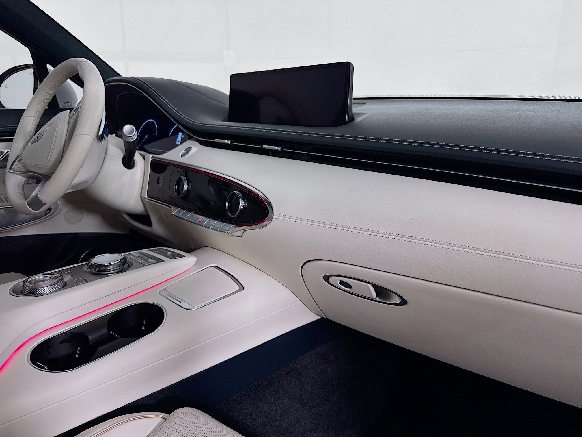 Used 2024 Genesis Electrified GV70 Advanced w/ Prestige Package image 29