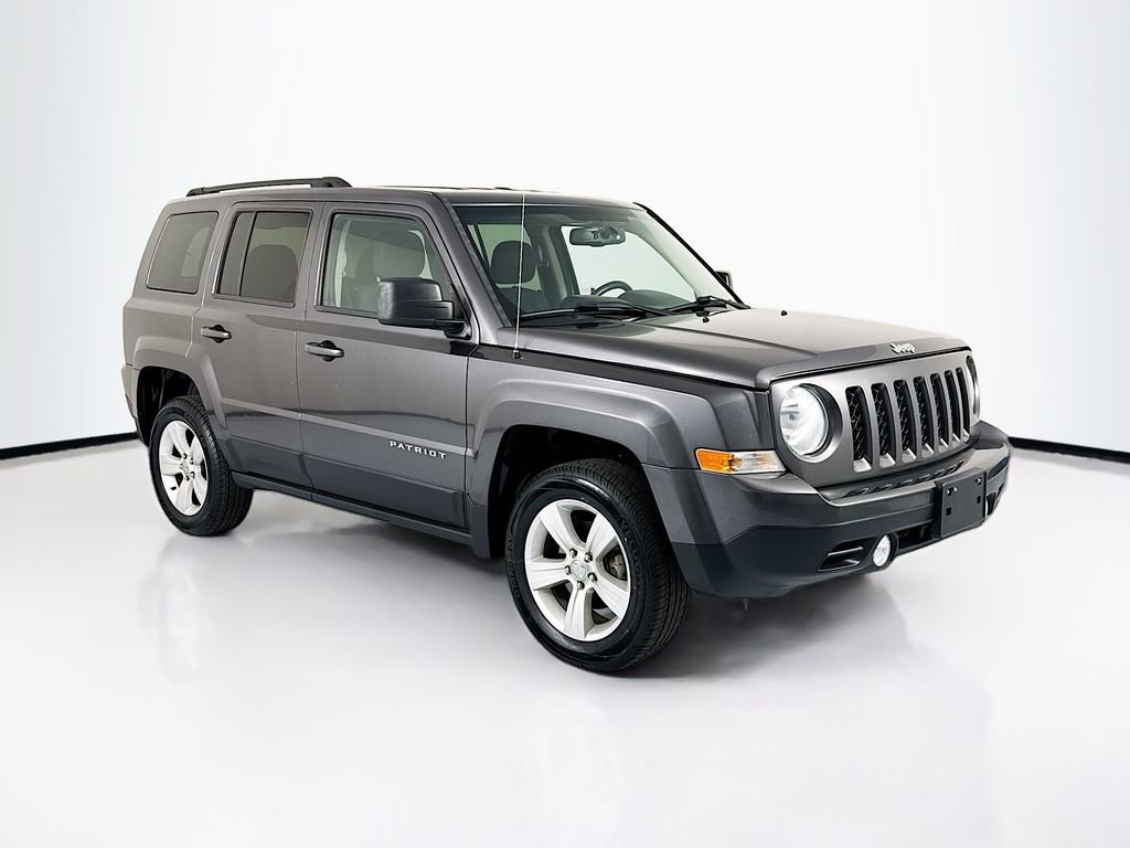 Used 2017 Jeep Patriot Latitude image 3