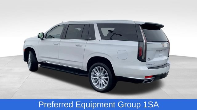 Used 2023 Cadillac Escalade ESV Luxury AWD/4WD image 7