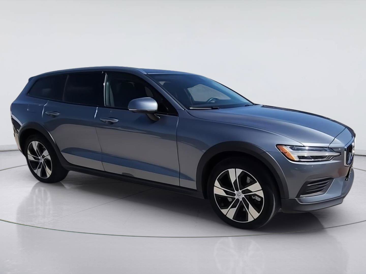 Used 2020 Volvo V60 T5 Cross Country AWD/4WD image 2