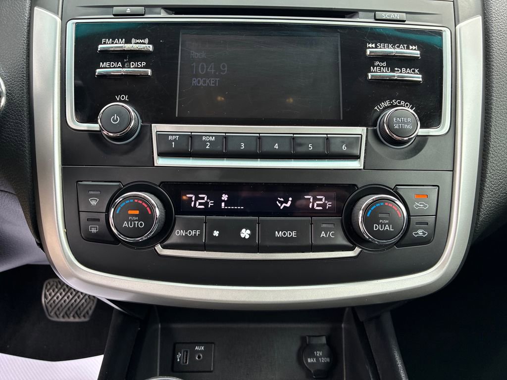 Used 2017 Nissan Altima 2.5 SL w/ Moonroof Package FWD image 23
