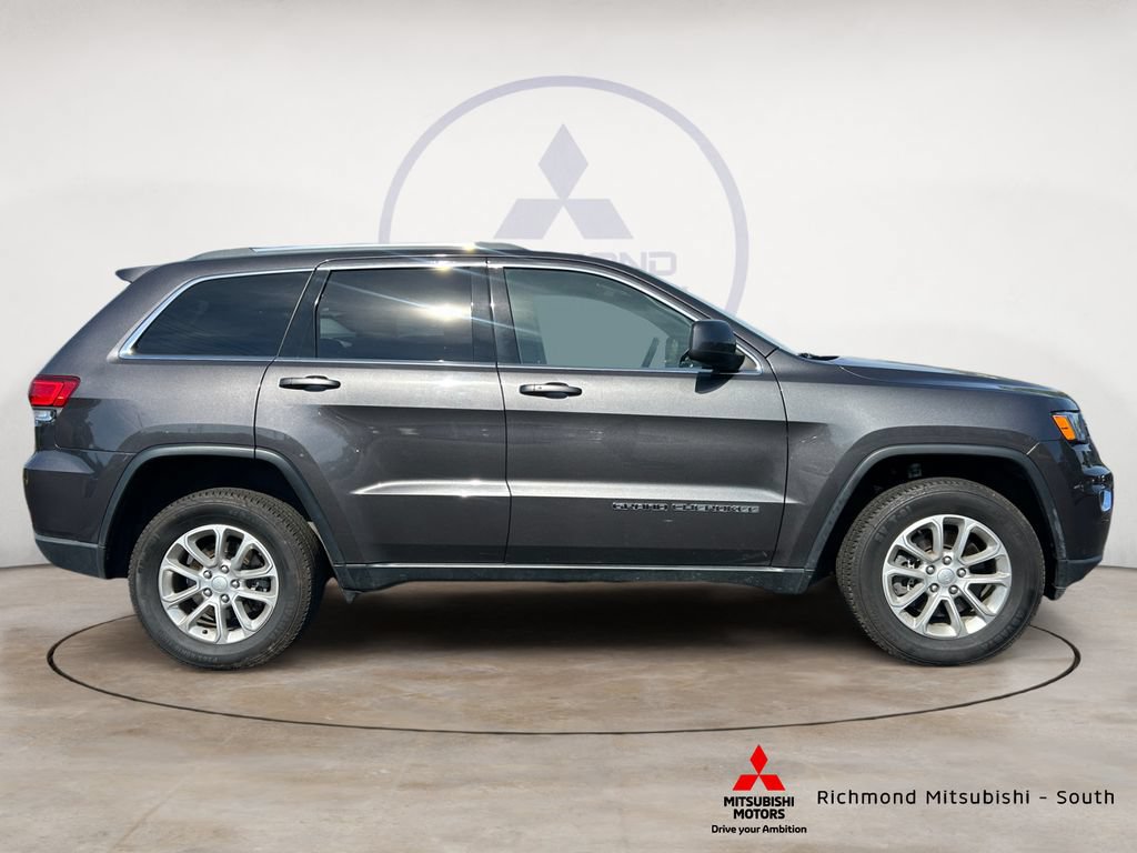 Used 2021 Jeep Grand Cherokee Laredo AWD/4WD image 2