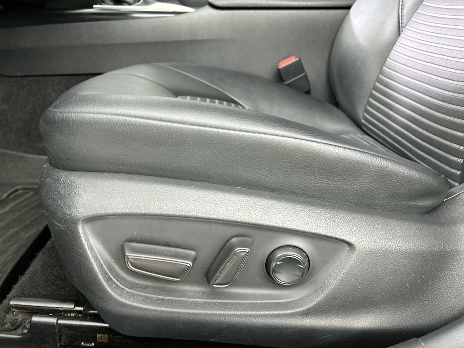 Used 2018 Toyota Camry SE image 14