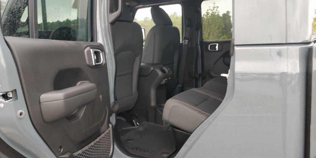 New 2025 Jeep Gladiator Sport image 33