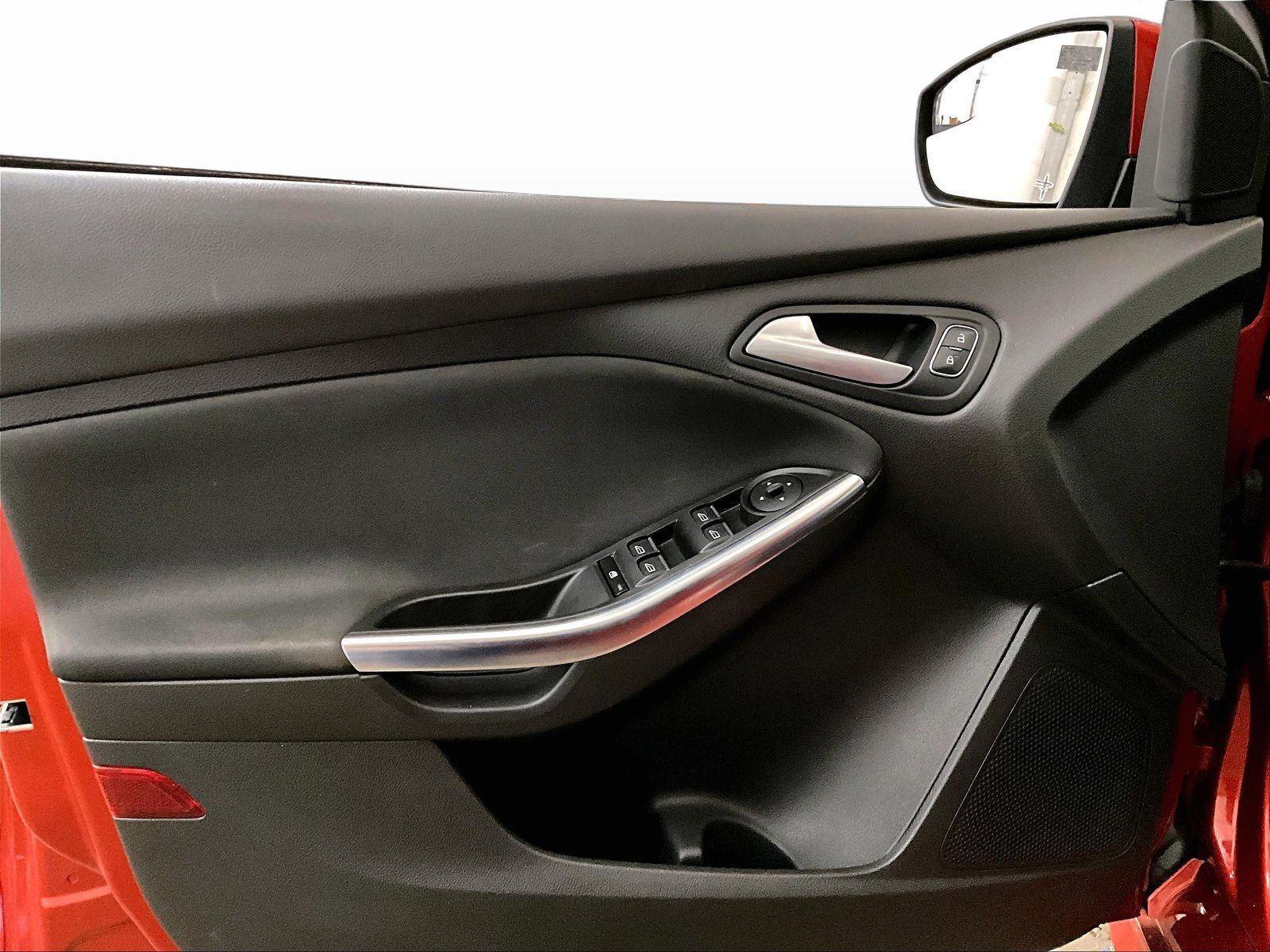 Used 2018 Ford Focus ST FWD image 22