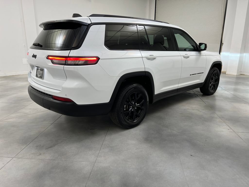 Used 2024 Jeep Grand Cherokee L Laredo image 7