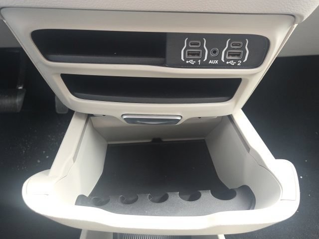 Used 2023 Chrysler Pacifica Touring-L FWD image 37