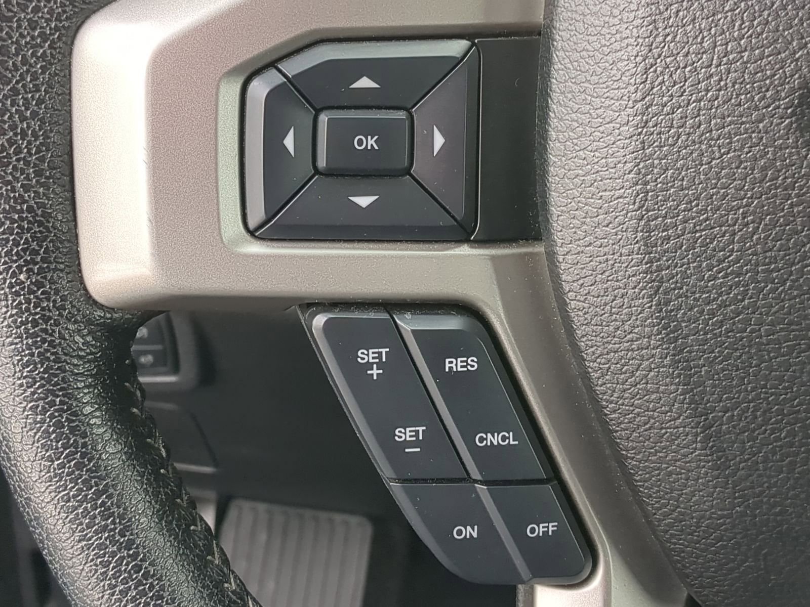 Used 2015 Ford F150 Lariat image 30