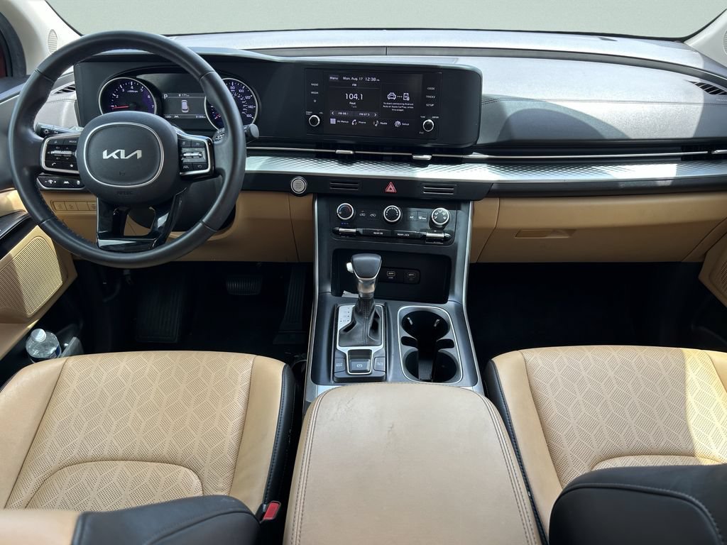 Used 2024 Kia Carnival LX FWD image 17