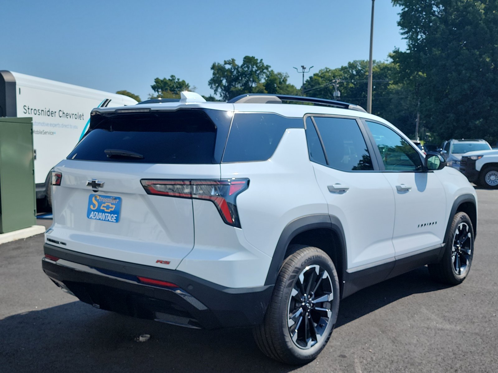 New 2027 Chevrolet Equinox RS w/ LPO, Floor Liner Package AWD/4WD image 5