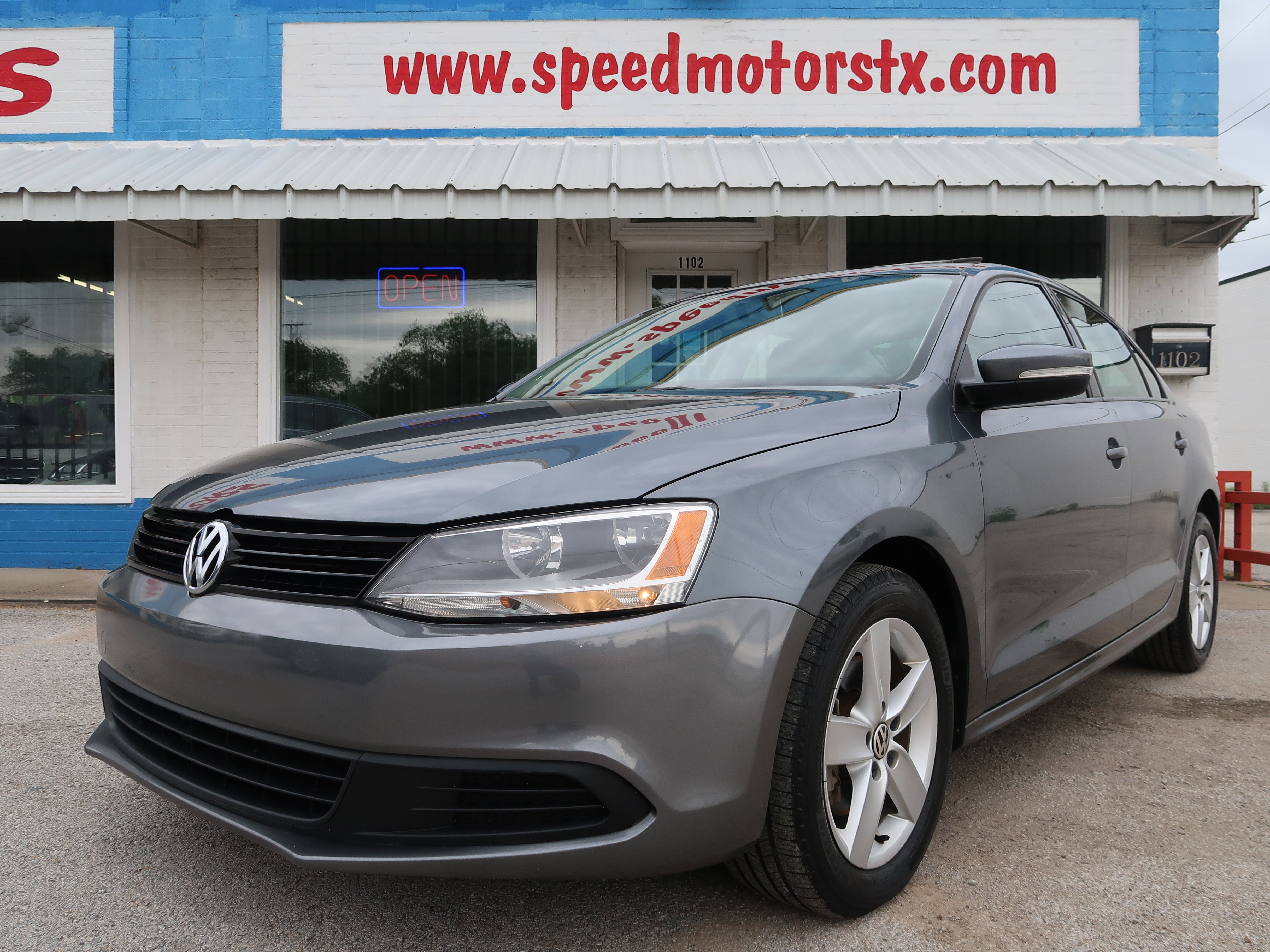 Used 2012 Volkswagen Jetta TDI FWD image 5